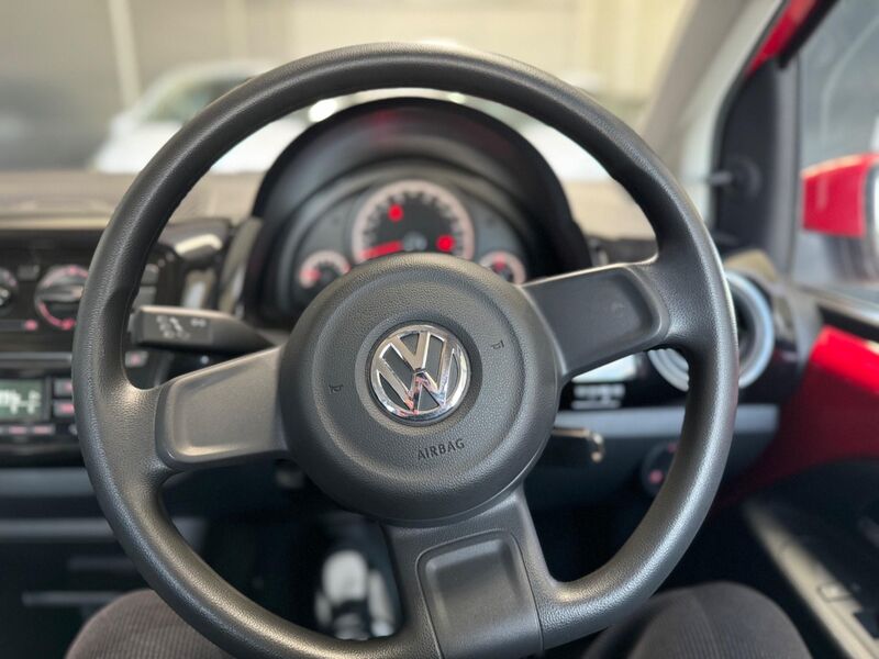 VOLKSWAGEN UP