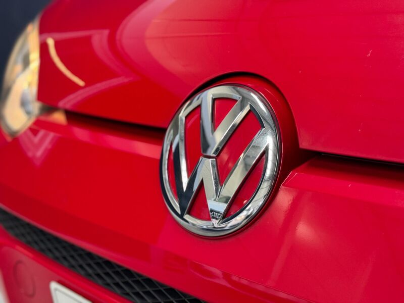 VOLKSWAGEN UP