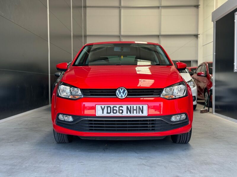 VOLKSWAGEN POLO