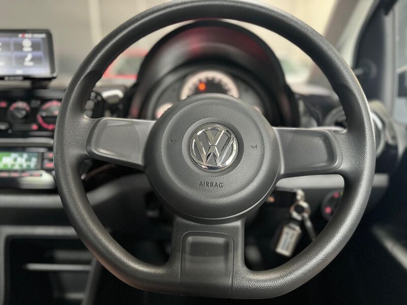 VOLKSWAGEN UP