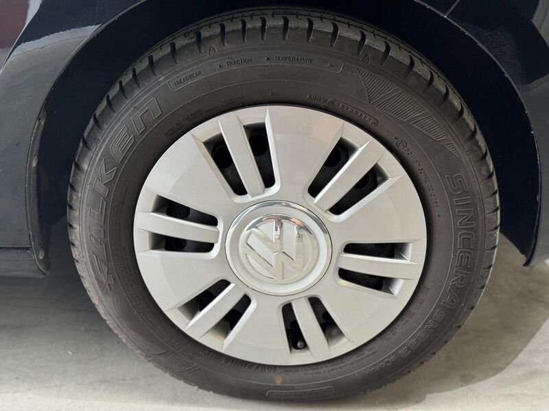 VOLKSWAGEN UP