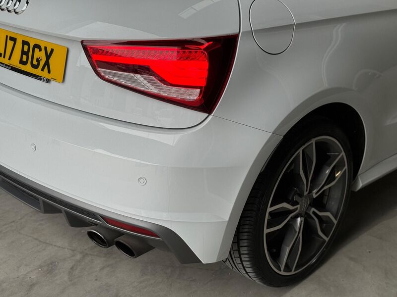 AUDI S1