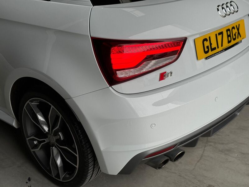 AUDI S1