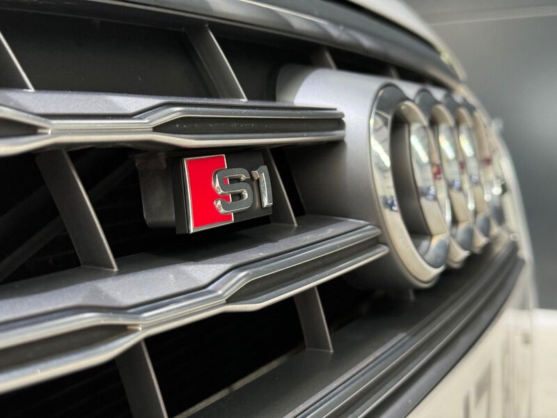 AUDI S1